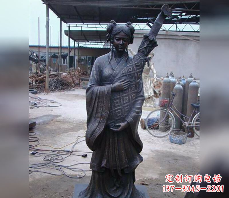 龙岩“爱与梦想——女性雕塑”