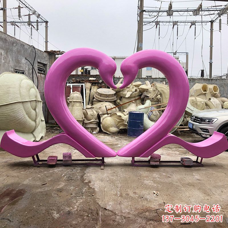 龙岩玻璃钢爱心天鹅,抽象情侣拍照美陈雕塑