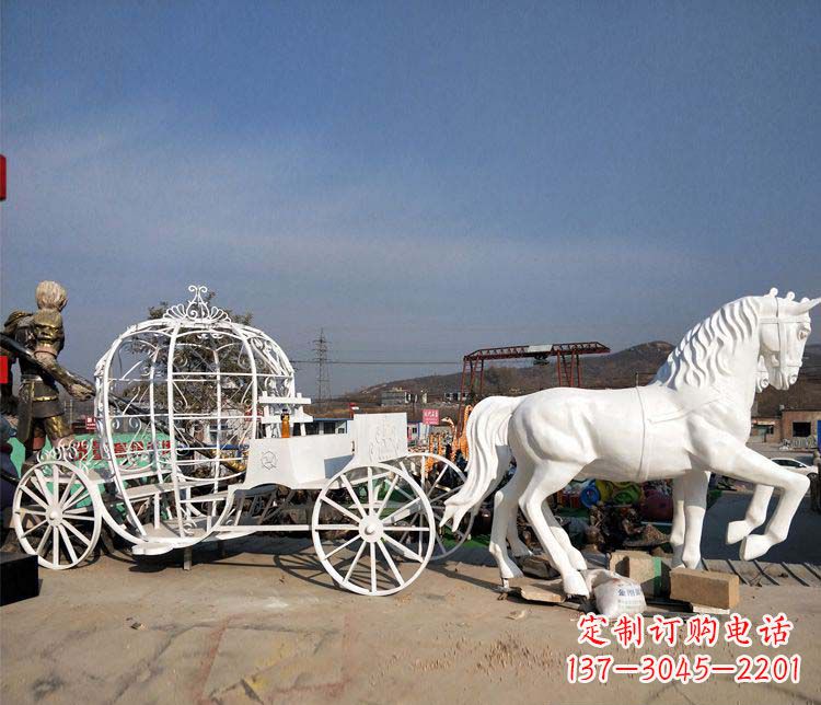龙岩玻璃钢城市的马车雕塑