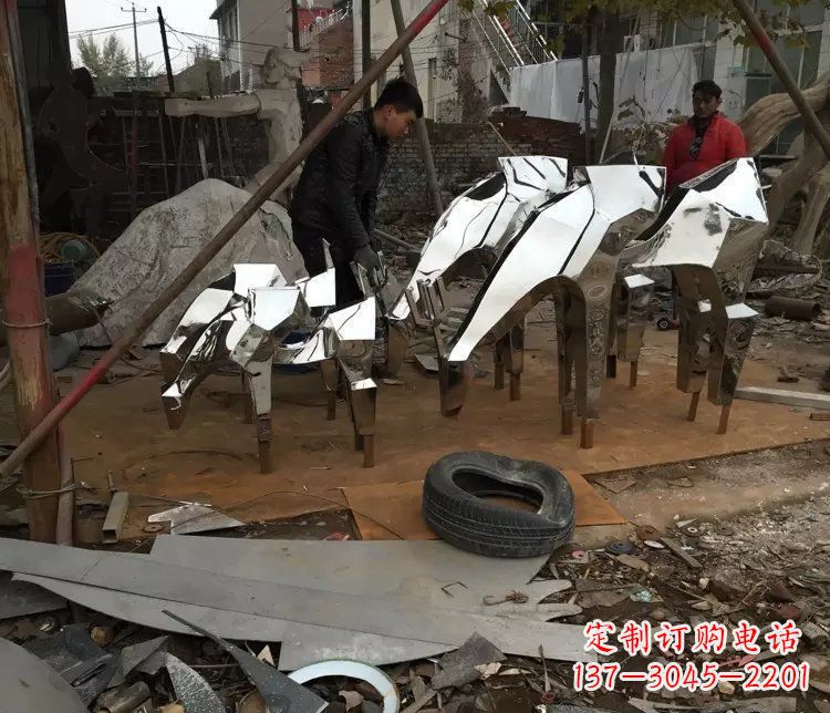 龙岩不锈钢抽象小马动物雕塑