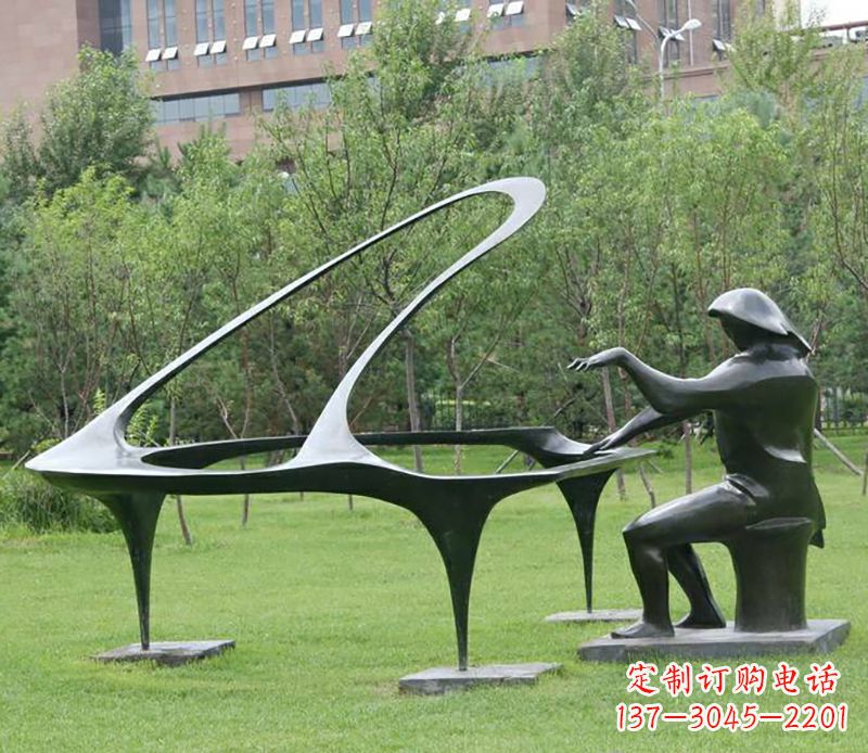 龙岩不锈钢弹钢琴人物公园雕塑