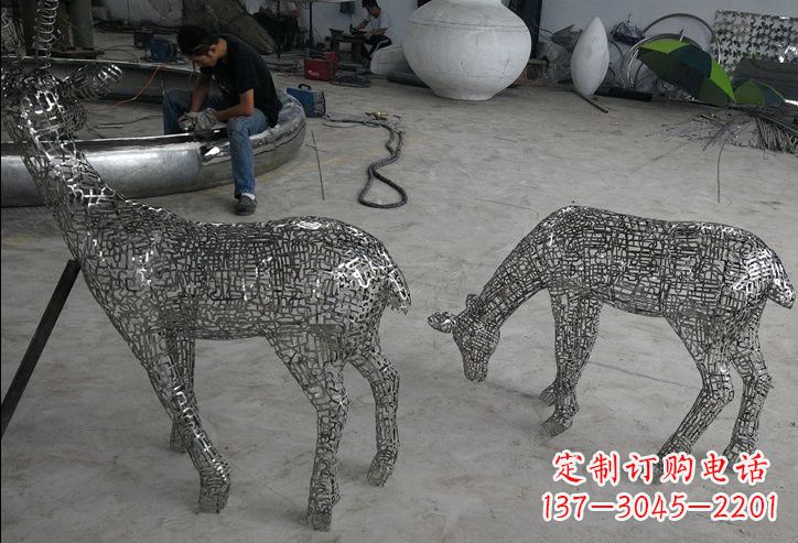 龙岩不锈钢动物镂空鹿雕塑