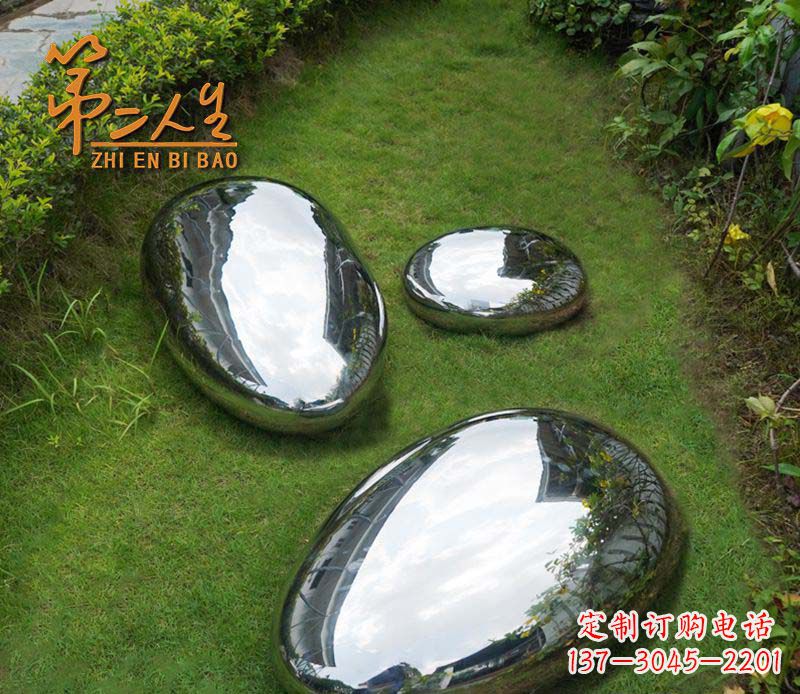 龙岩不锈钢公园的水滴雕塑构筑流动的美