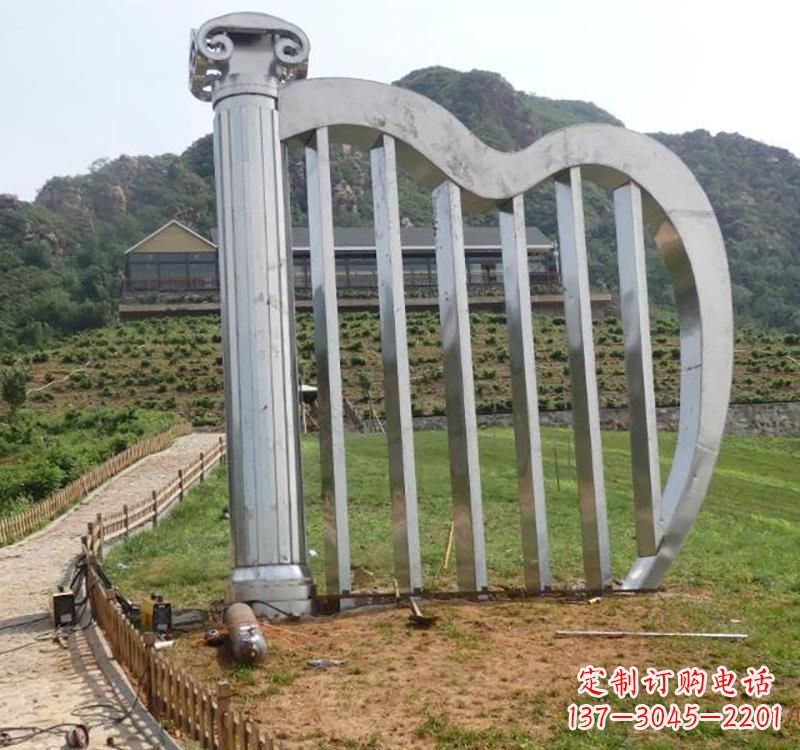 龙岩不锈钢竖琴雕塑——雕塑艺术的精粹