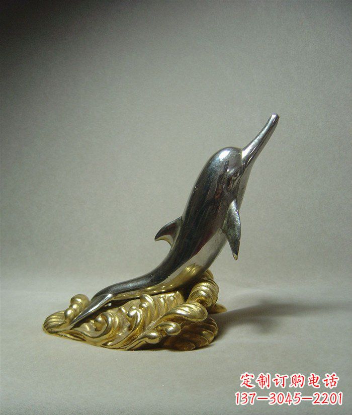 龙岩海豚雕塑艺术的海洋之美