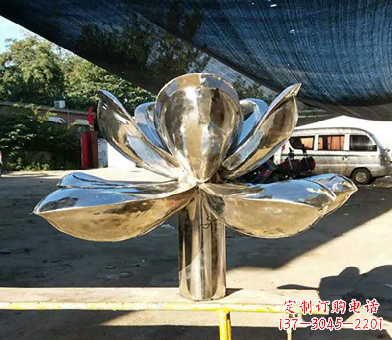 龙岩不锈钢荷花雕塑——彰显小区景观之美