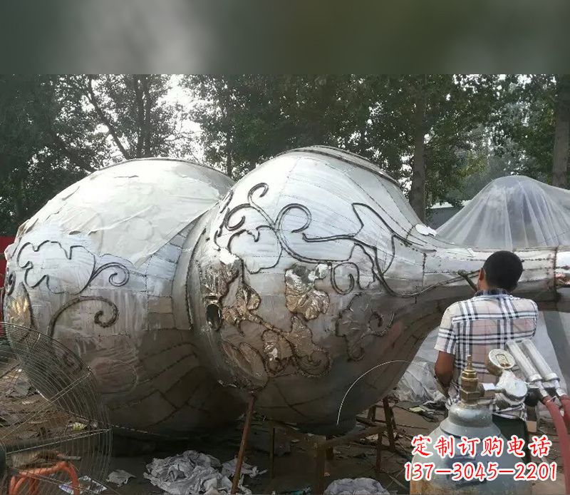 龙岩不锈钢葫芦雕塑精美绝伦