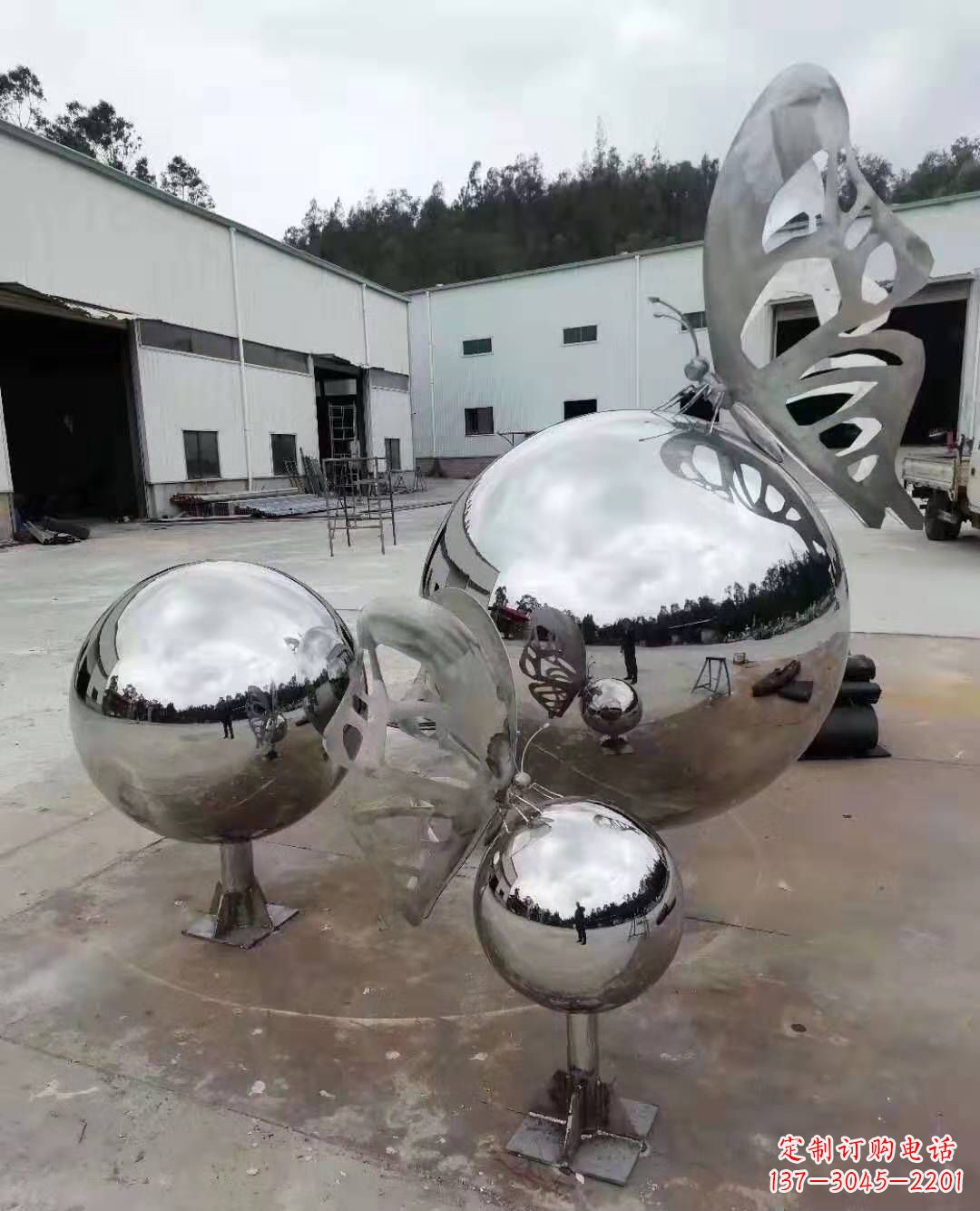 龙岩不锈钢蝴蝶雕塑美丽而迷人