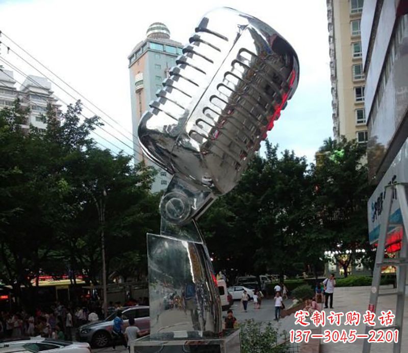 龙岩不锈钢话筒雕塑象征传统文化和新时代