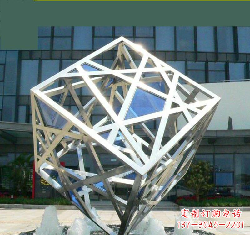龙岩不锈钢镂空魔方雕塑艺术与智慧的完美结合