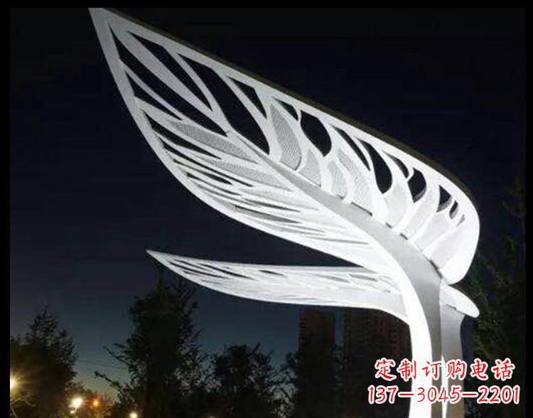 龙岩不锈钢镂空树叶雕塑点缀景观