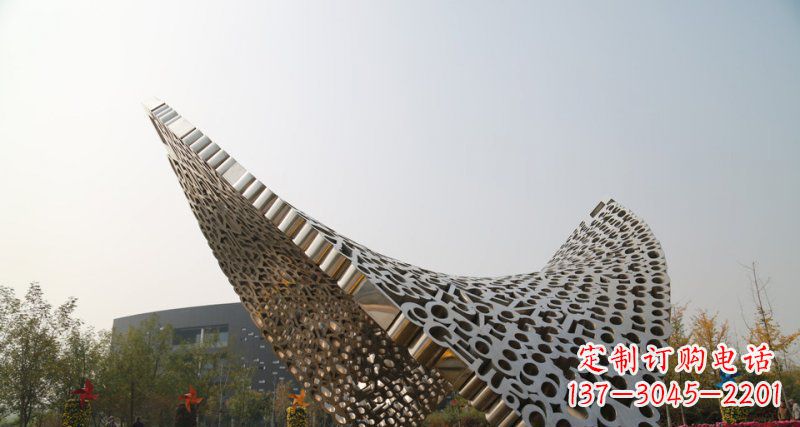 龙岩不锈钢字母雕塑——点缀美丽的空间
