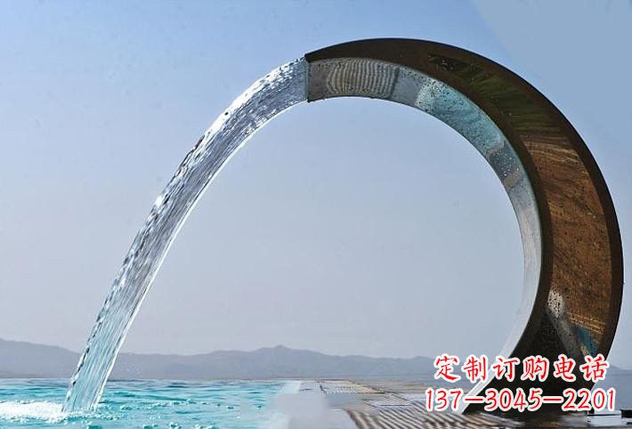 龙岩精美不锈钢喷水圆环雕塑