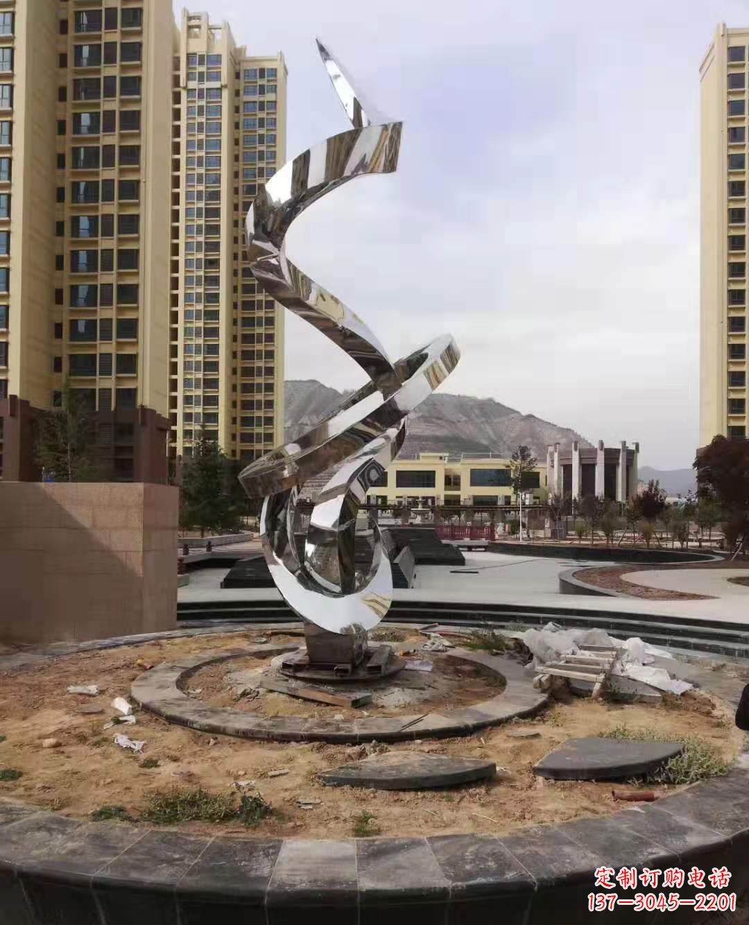 龙岩飘带雕塑美化城市空间的艺术