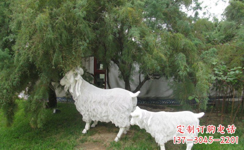 龙岩不锈钢山羊雕塑静谧中的动态美