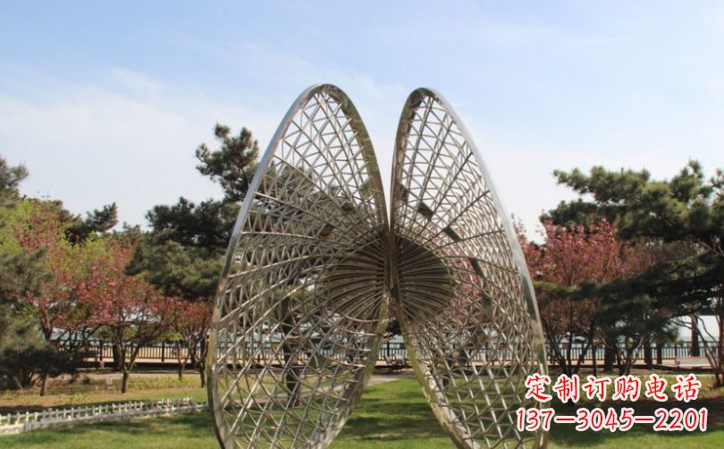 龙岩扇贝雕塑给公园带来清新之美