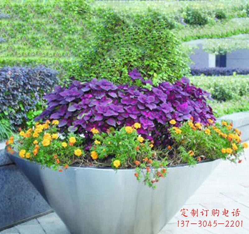 龙岩不锈钢花盆雕塑艺术之美