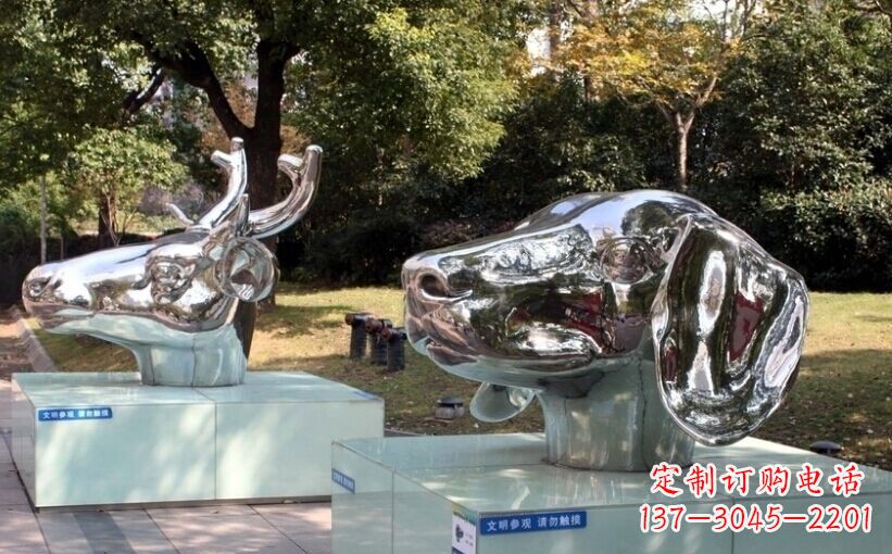 龙岩十二生肖头像景观雕塑