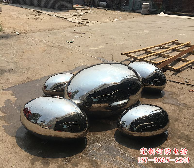 龙岩不锈钢水滴雕塑给景观增添独特魅力