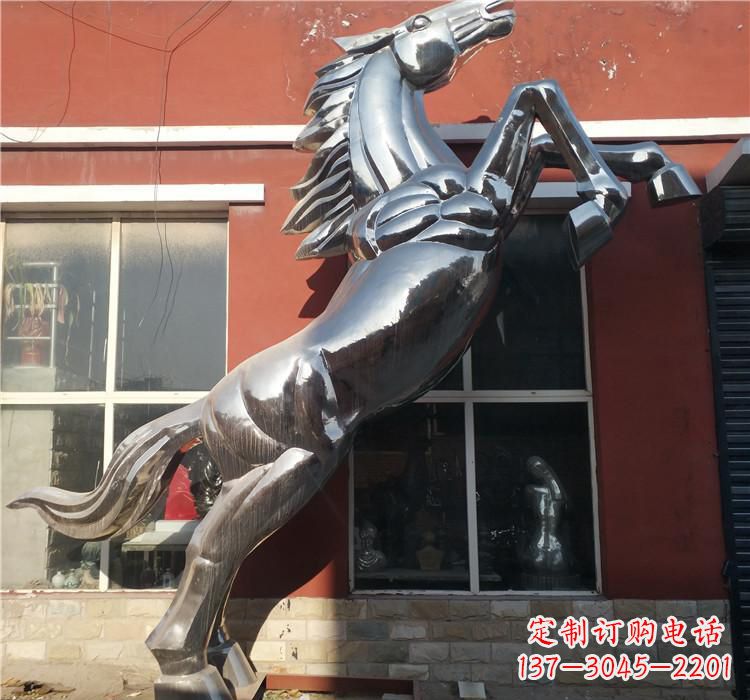龙岩不锈钢跳跃马雕塑