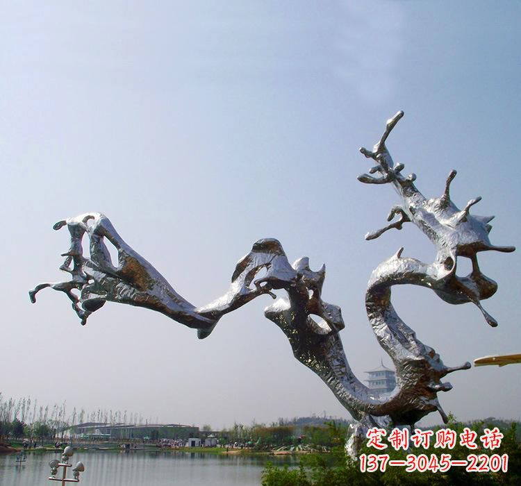 龙岩不锈钢水滴雕塑体现自然之美