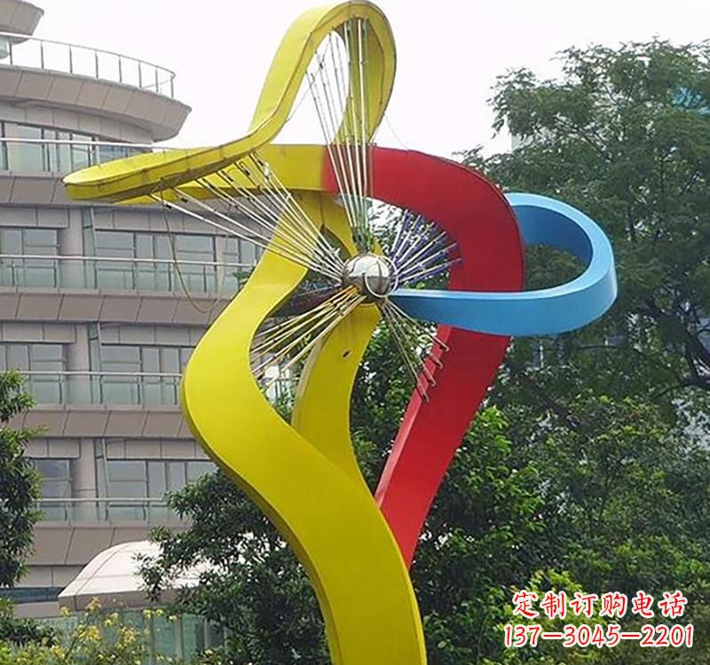 龙岩不锈钢风车雕塑——烤漆之美
