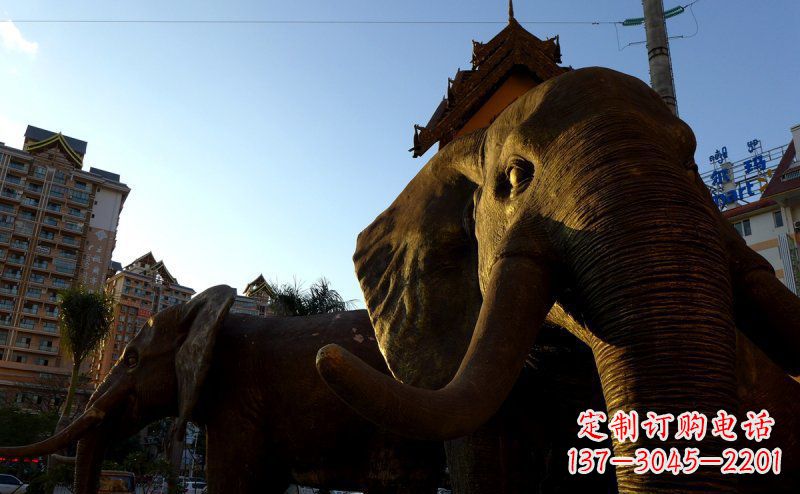 龙岩步行街上的大象雕塑——给街道带来活力