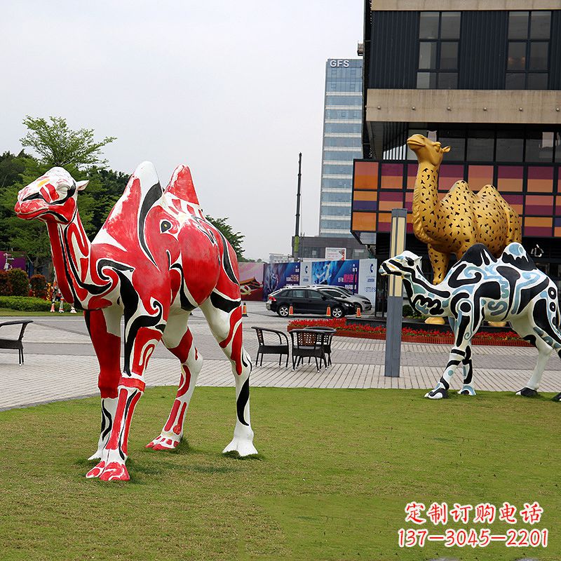 龙岩彩绘骆驼不锈钢雕塑城市园林的精美装饰