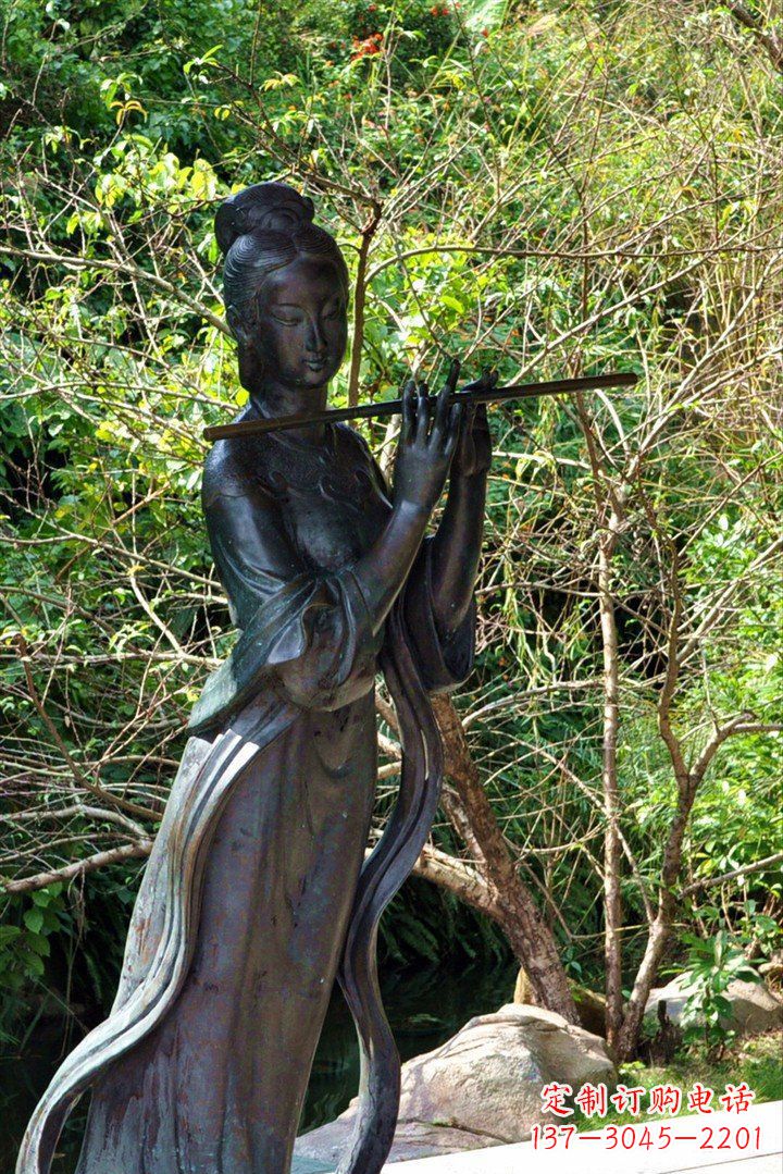 龙岩古典美女铜雕之美