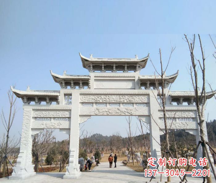 龙岩“村口三门石雕牌楼”——悠久历史的见证