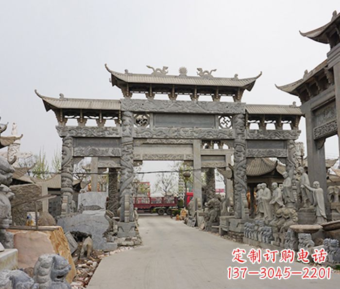 龙岩该牌坊雕塑。