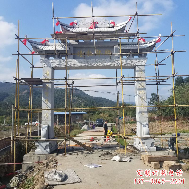 龙岩村庄石牌坊雕塑传承民间文化