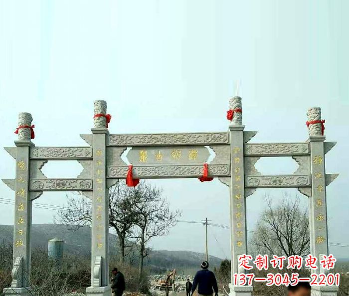 龙岩细节精美的村庄牌坊雕塑