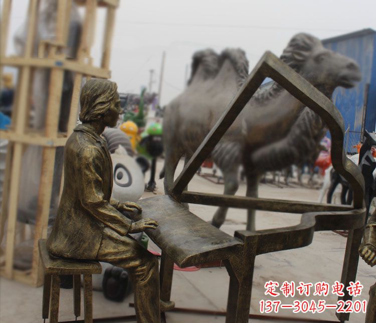 龙岩弹抽象钢琴的人物铜雕