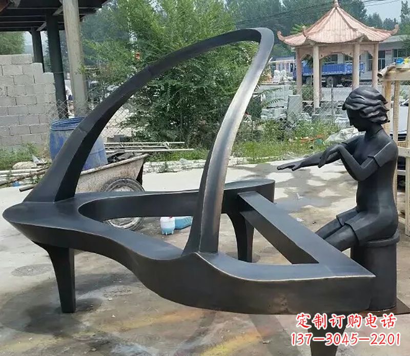 龙岩钢琴抽象铜雕