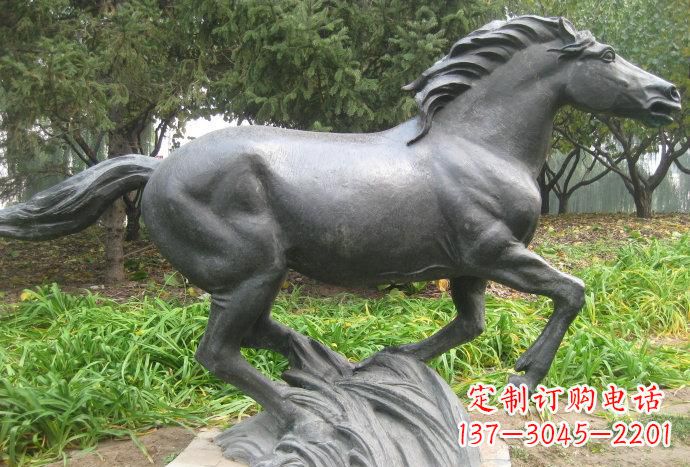 龙岩奔马铜雕—精美雕塑处处闪耀灿烂光彩
