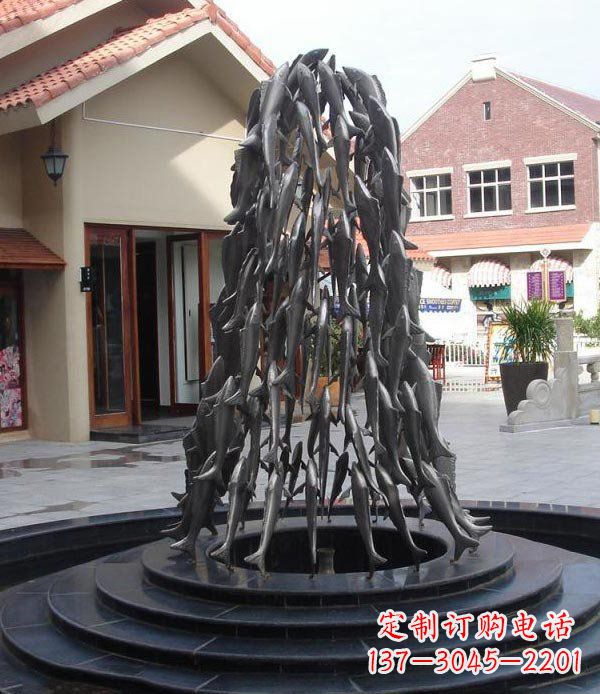 龙岩跃动的生命——景区向上游的鱼群喷泉雕塑
