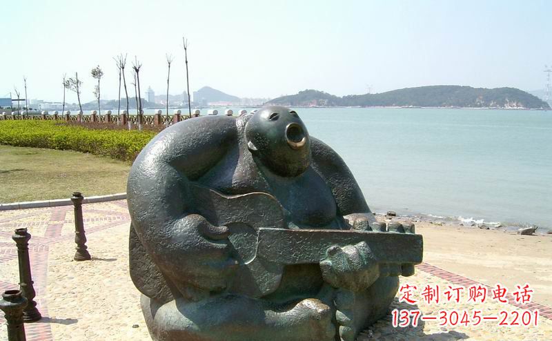龙岩公园弹吉他抽象人物铜雕
