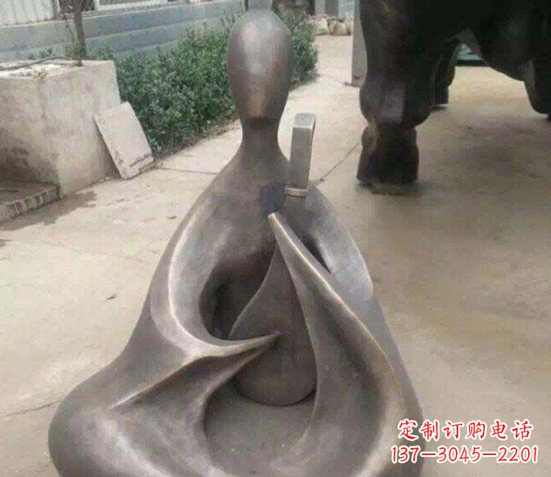 龙岩抽象景观弹琵琶铜雕