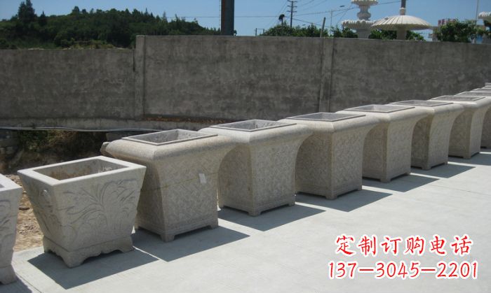 龙岩大理石花盆石雕 – 在公园展现精美自然风貌