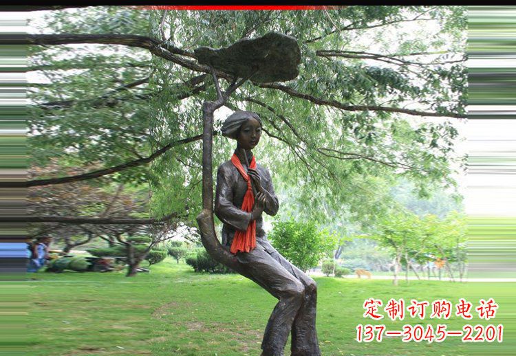 龙岩可爱迷人的美女雕塑