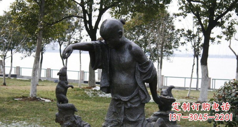 龙岩铜质高端松鼠雕塑