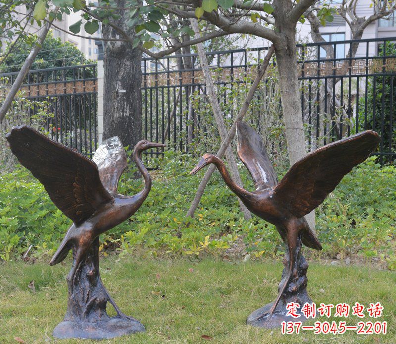 龙岩公园仙鹤景观玻璃钢仿铜摆件