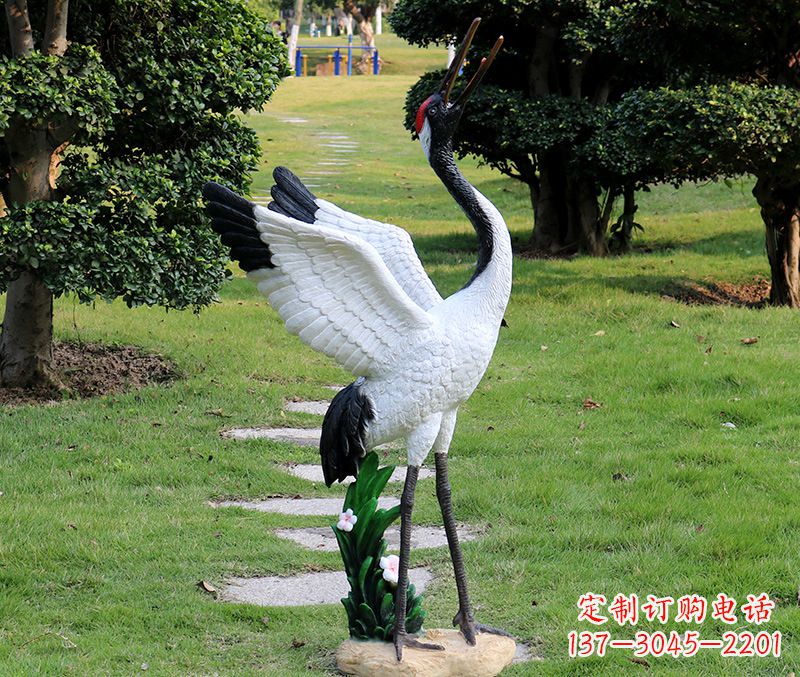 龙岩古代女人仙鹤雕塑