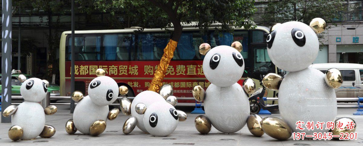龙岩中领雕塑:优雅的不锈钢抽象熊猫雕塑