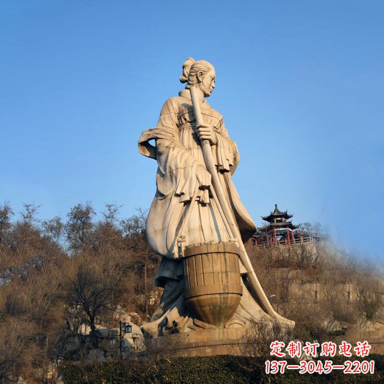 龙岩重温历史的美女雕塑