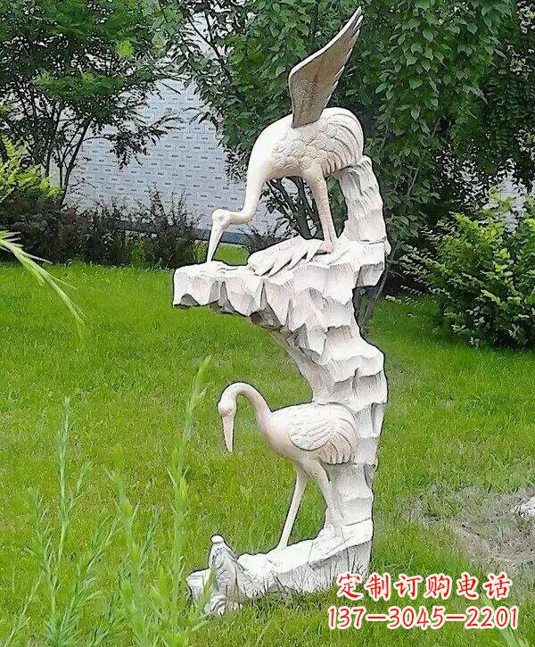龙岩石雕仙鹤鲤鱼