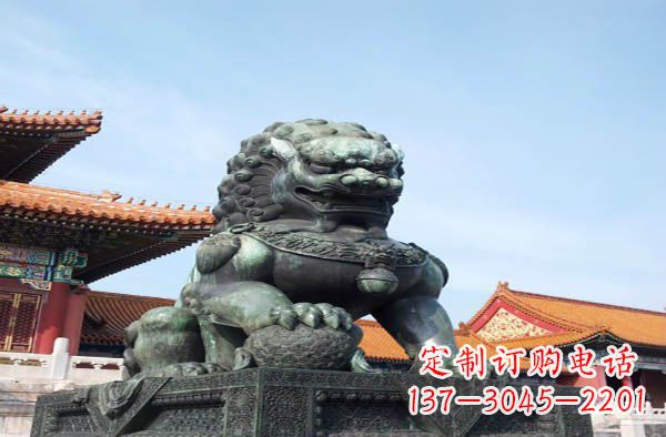 龙岩寺庙门口狮子铜雕