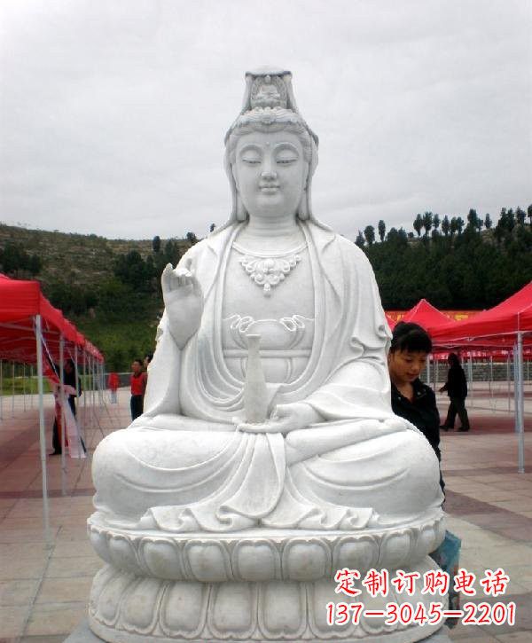龙岩寺庙坐式观音雕像