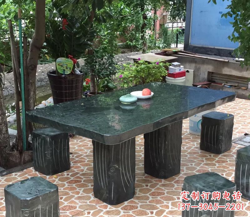 龙岩庭院长方形石桌凳雕塑